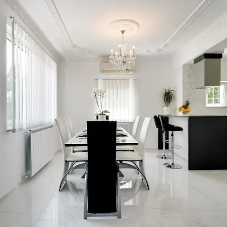 Tatil Evi Ferienhaus Mit Privatpool Fur 10 Personen Ca 220 M In Opatija-pobri, Kvarner Bucht Gespanschaft Primorje-gorski Donji Rukavac